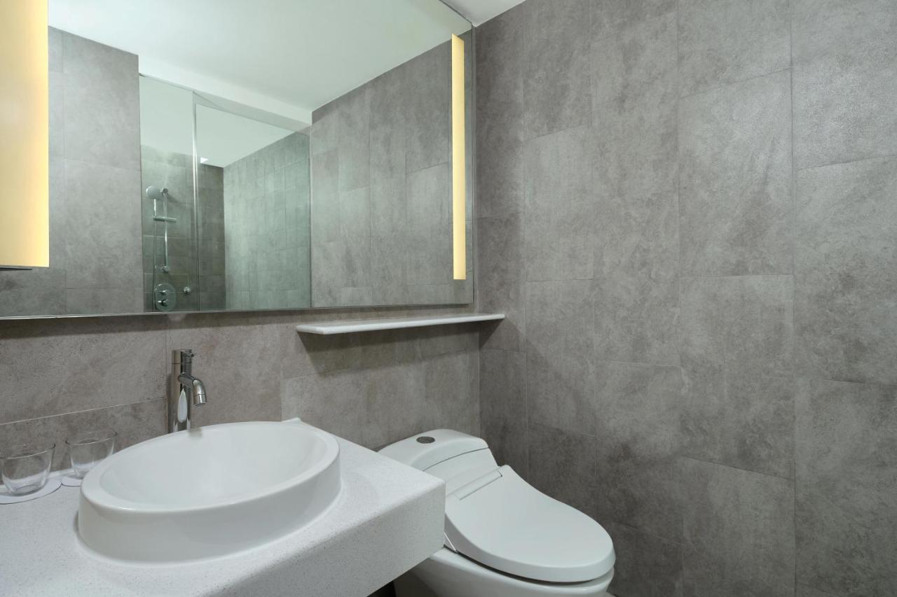 Four Points By Sheraton Surabaya, Pakuwon Indah Εξωτερικό φωτογραφία