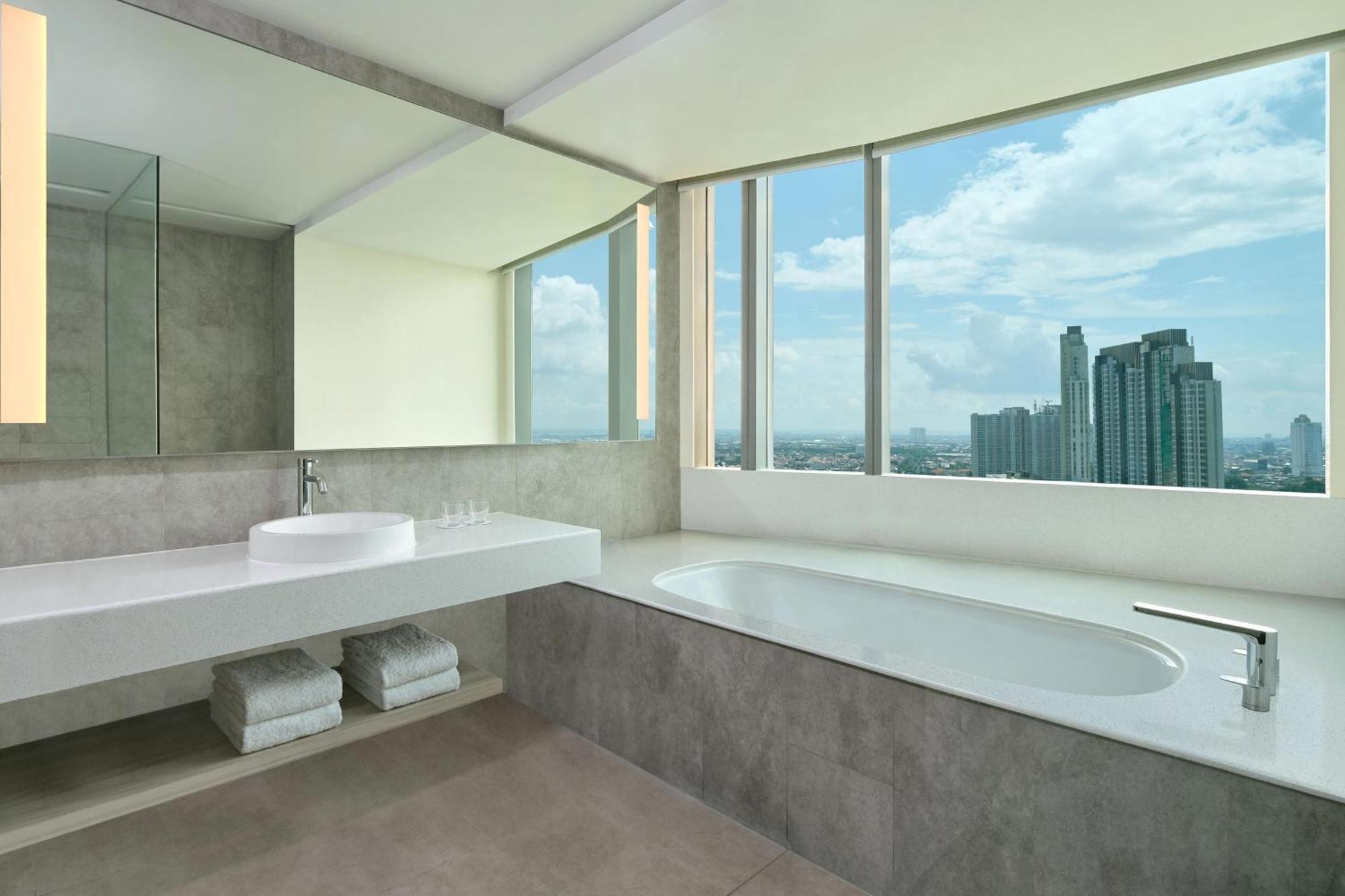 Four Points By Sheraton Surabaya, Pakuwon Indah Εξωτερικό φωτογραφία
